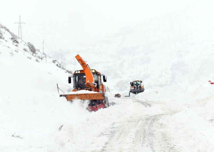 Van-Çatak karayolu ulaşıma açıldı G2