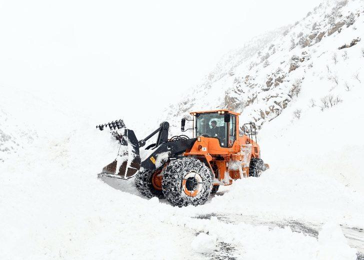 Van-Çatak karayolu ulaşıma açıldı G4