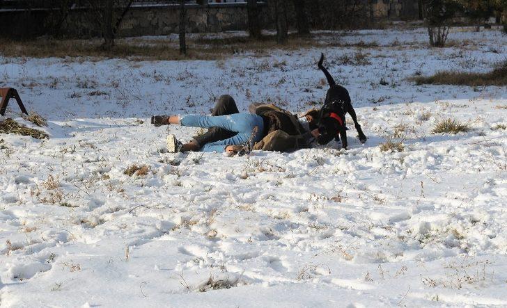 Van’da kar yağışı kartpostallık görüntüler oluşturdu G5