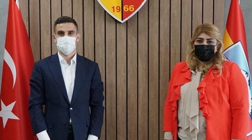 Ramazan Civelek imzayı attı