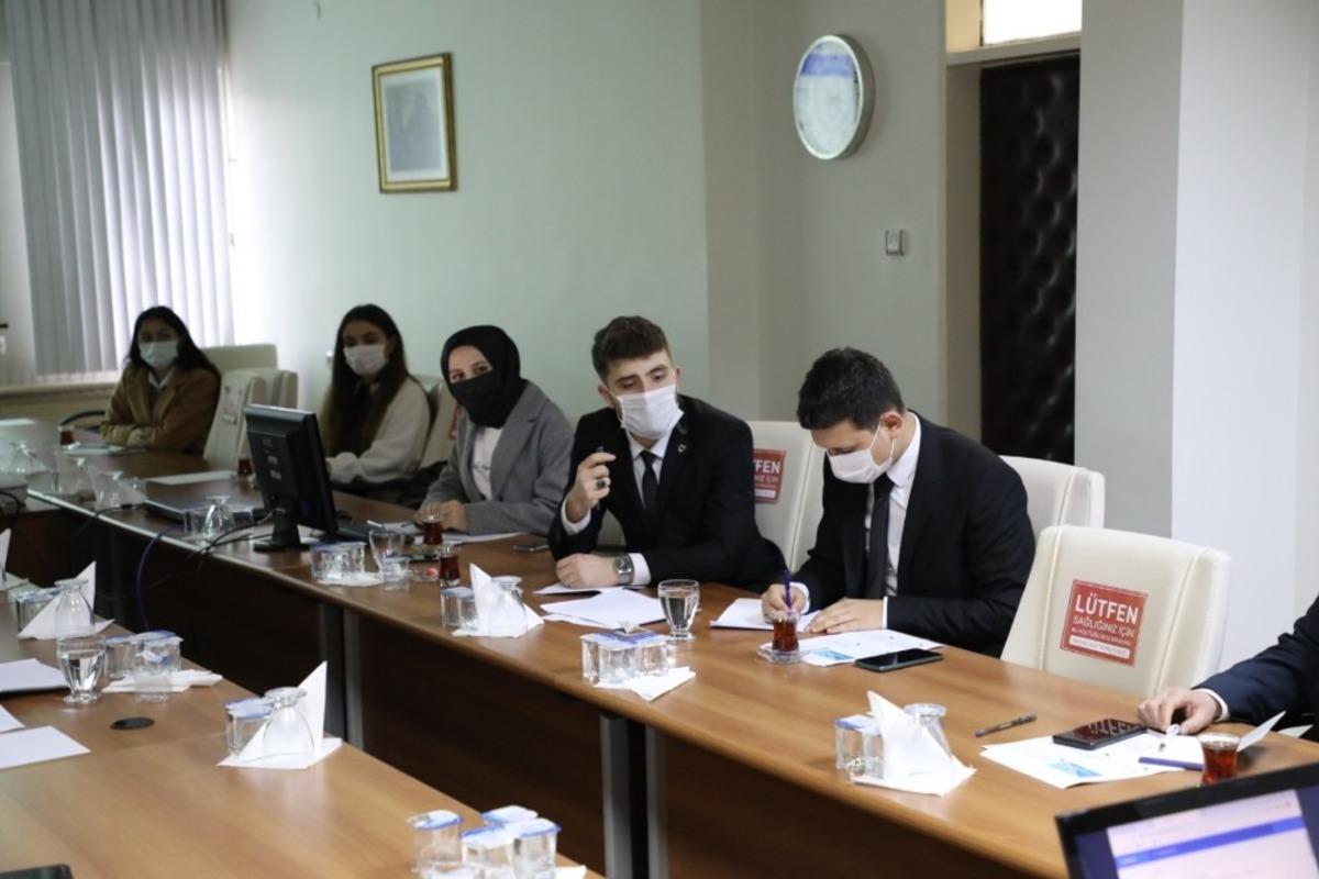Rekt&ouml;r Uzun, &Ouml;ğrenci Konseyi &uuml;yeleri ile bir araya geldi