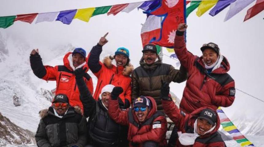 Red Bull sporcusu Nimsdai Purja dünyanın en yüksek ikinci noktası K2’nin zirvesinde