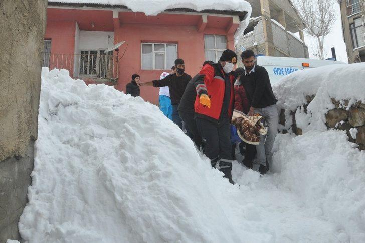 Beyaz teyze için tüm mahalleli seferber oldu G4