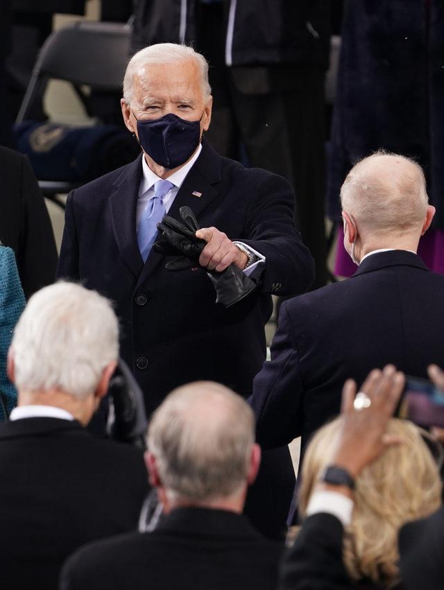 2021-01-20T162538Z_932741438_HP1EH1K19MQ2R_RTRMADP_3_USA-BIDEN-INAUGURATION