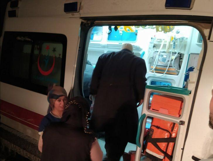 Van'da yolu kardan kapanan mahalledeki hastanın yardımına belediye yetişti G1