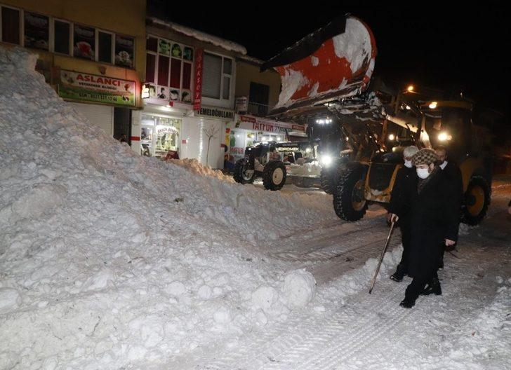 Başkan Sayan, karla mücadele çalışmalarını denetledi G3