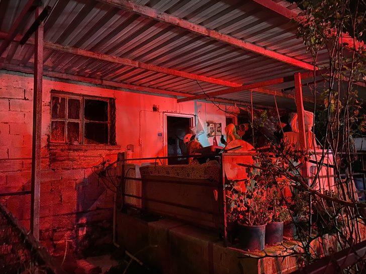 İzmir'de çıkan yangında müstakil ev kullanılamaz hale geldi G1