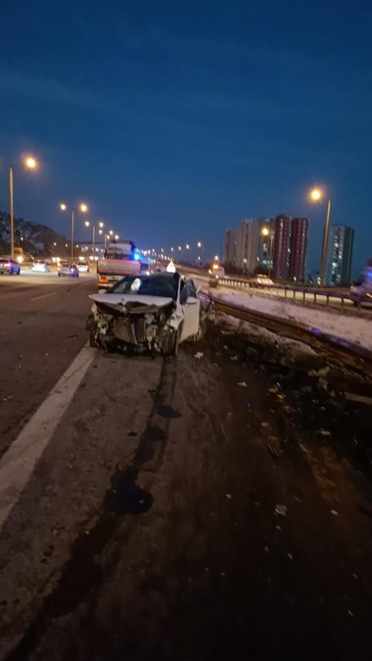 Ankara&rsquo;da 2 ayrı trafik kazasıı: 3 yaralı