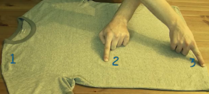 Jet hızında mükemmel taktik! Saniyeler içinde tişört katlamanın yolu (Videolu ve fotoğraflı anlatım)