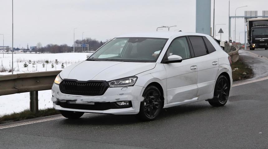 Yeni Skoda Fabia kameralara yakalandı!