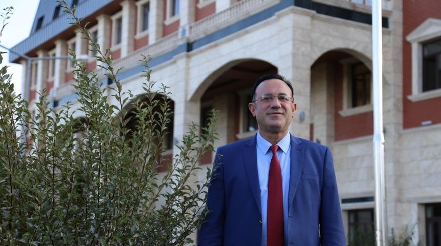 Karahan: &ldquo;Aşılama s&uuml;recinin başlamasıyla birlikte toplumun b&uuml;t&uuml;n kesimlerinde yeniden normal toplumsal yaşama d&ouml;n&uuml;ş umutları yeşerdi&rdquo;