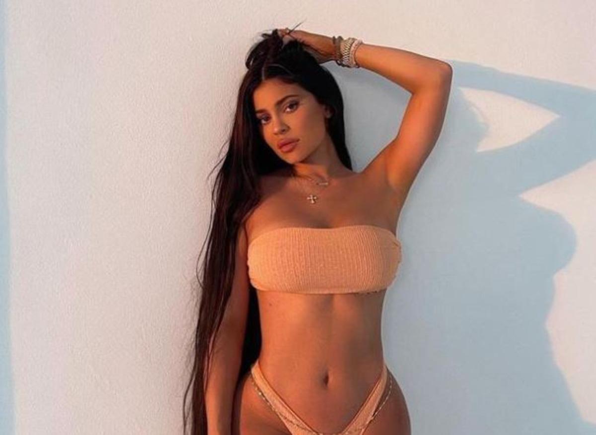 Kylie Jenner ve Kendall Jenner Meksika tatilinde! Pozları olay oldu
