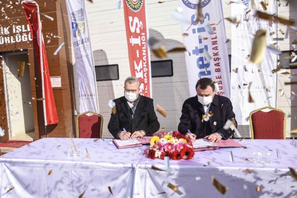 Karacabey Belediyesi&rsquo;nde toplu iş s&ouml;zleşmesi imzaları atıldı