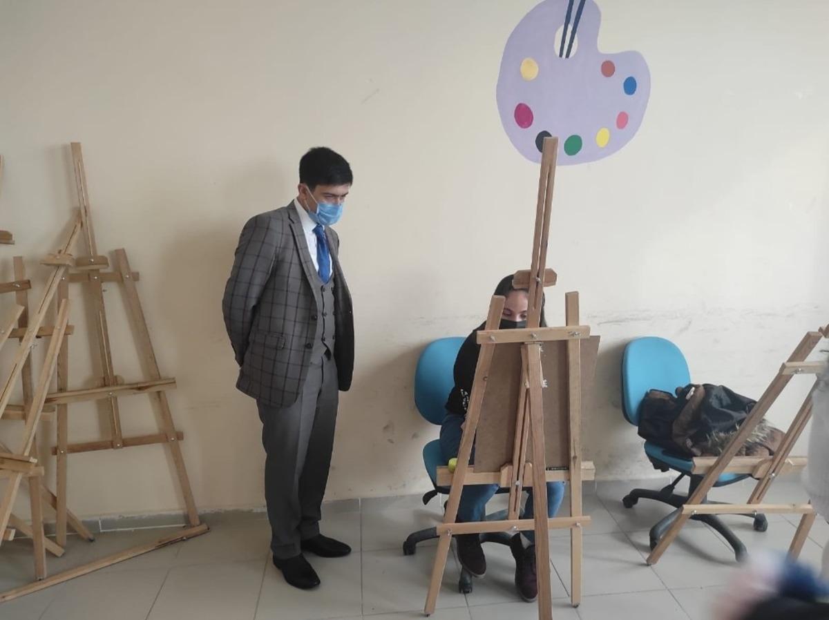 Ergani Kaymakamı &Ouml;zt&uuml;rk Gen&ccedil;lik Merkezini gezdi