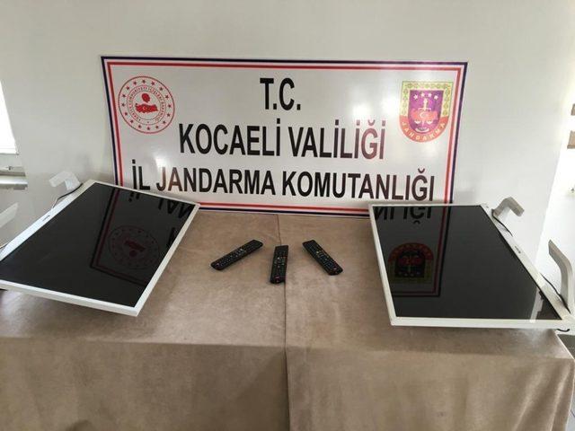 &Ccedil;alıştığı otelin 96 tane televizyonu &ccedil;aldı, JASAT timlerinden ka&ccedil;amadı 1
