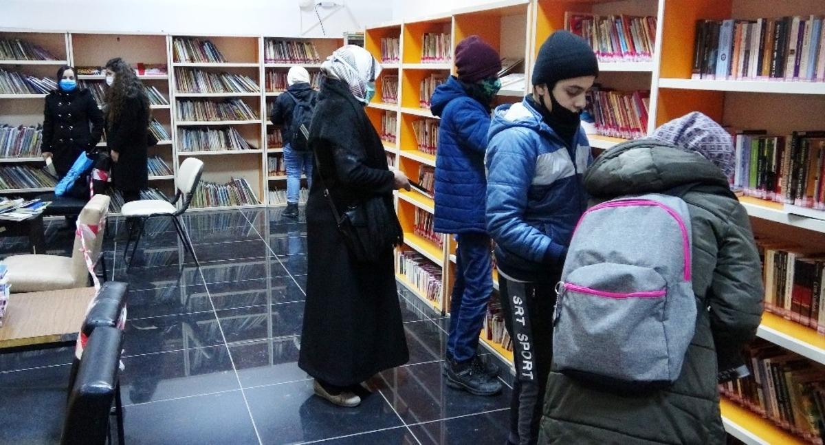 (&Ouml;zel) Pandemi kısıtlamaları kitap okuma oranını arttırdı