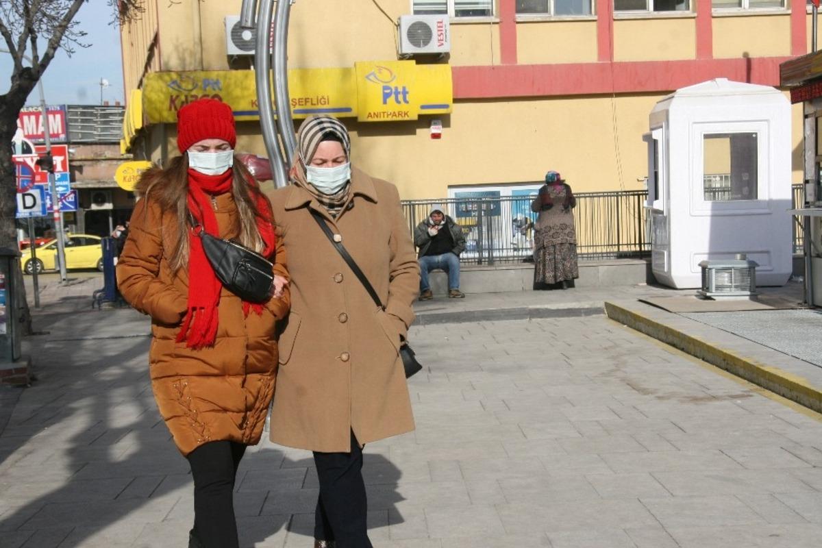 Soğuk hava Afyonkarahisar&rsquo;da hayatı olumsuz etkiliyor