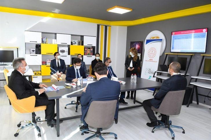 Elban: "Geleceğin kod okuryazarı bireylerini yetiştirmek en büyük hedefimiz" G2