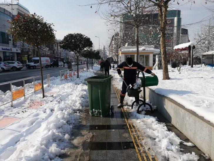 Düzce’de kar temizlik çalışmasına engel olmadı G1
