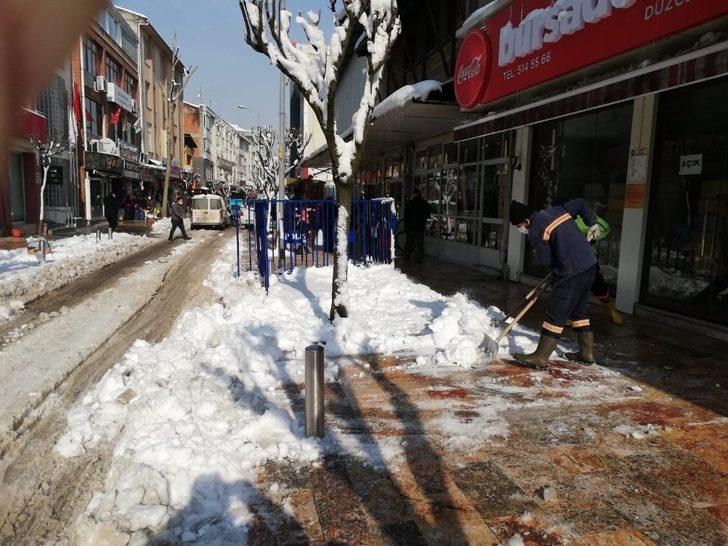 Düzce’de kar temizlik çalışmasına engel olmadı G2