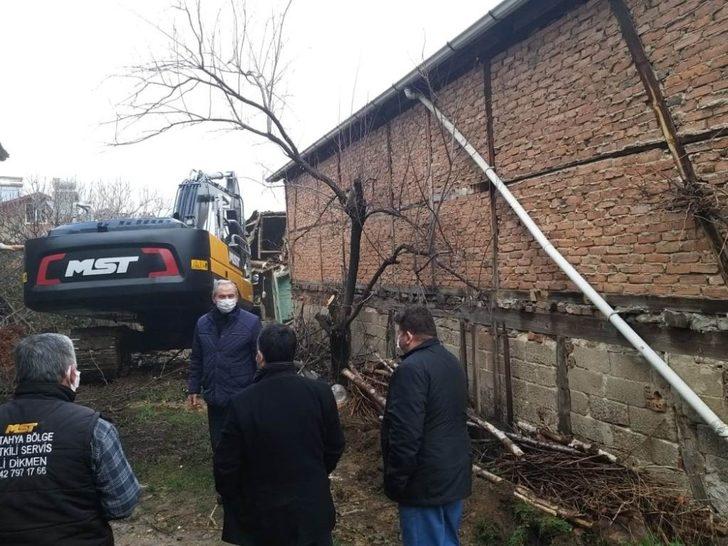 Köylerdeki metruk binalar yıkılıyor G2