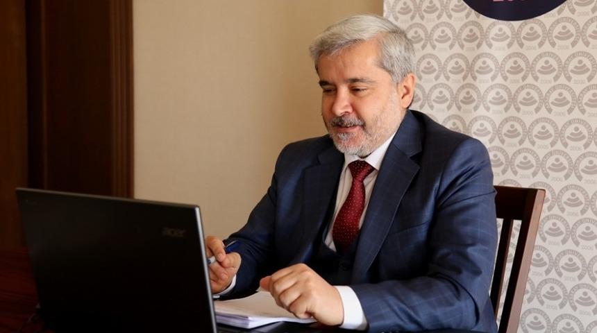 Rekt&ouml;r Şahin &rsquo;D&ouml;n&uuml;şen D&uuml;nyada Liderler &Ccedil;alıştayı&rsquo;na katıldı