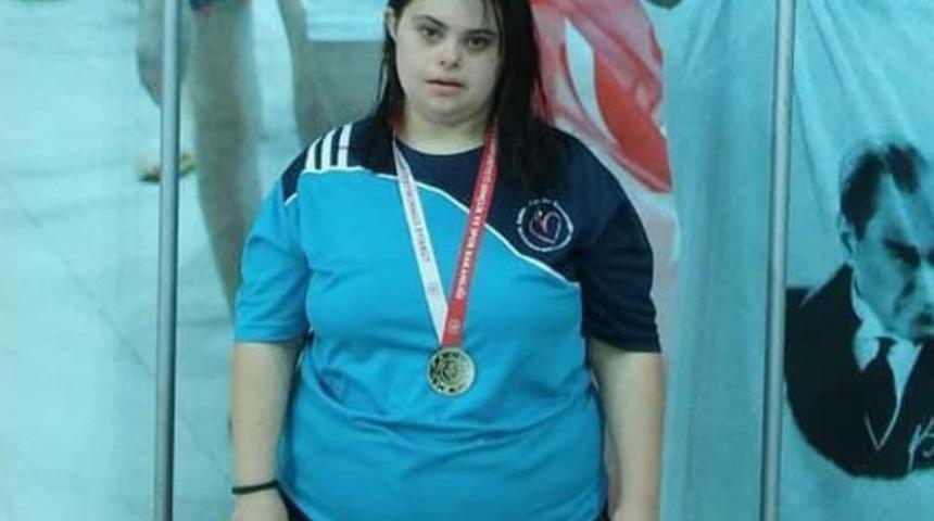 T&uuml;rkiye birincisi Eda Doğan rakiplerini yendi korona vir&uuml;s&uuml; yenemedi