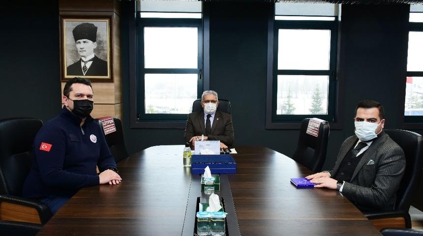 Sağlık İl M&uuml;d&uuml;r&uuml; Bilge ve Başhekim Pala&rsquo;dan Başkan K&uuml;peli&rsquo;ye ziyaret