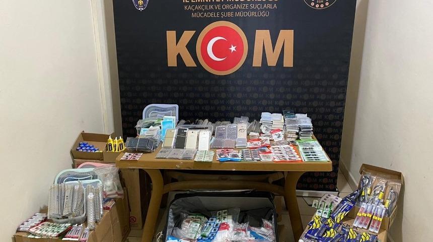 Telefon tamircilerine ka&ccedil;ak par&ccedil;a satan şahıs yakalandı