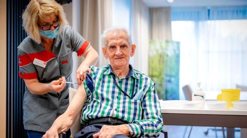 Hollanda: 'Kontroll&uuml; s&uuml;r&uuml; bağışıklığından', Avrupa'daki en sert sokağa &ccedil;ıkma yasağına