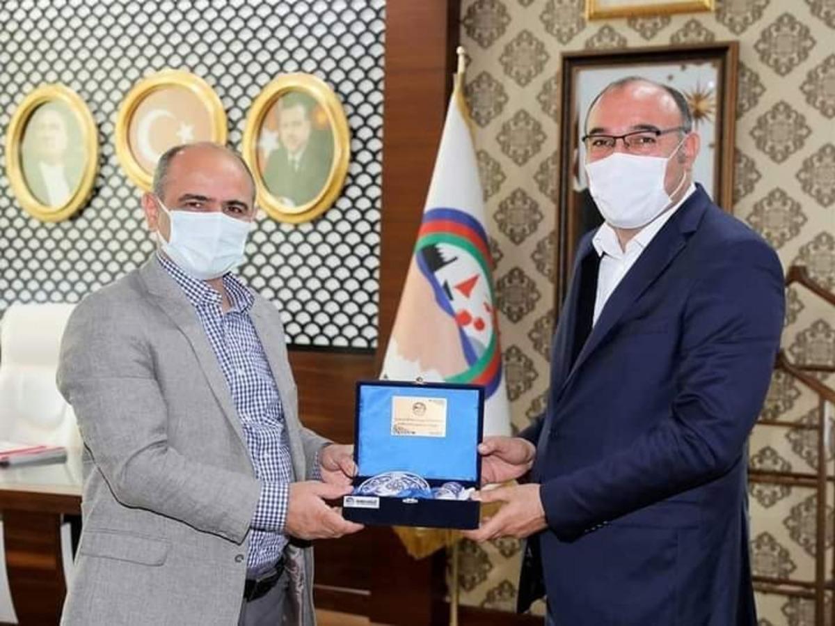 Başkan D&uuml;ndar&rsquo;dan K&ouml;rfez Belediyesine ziyaret