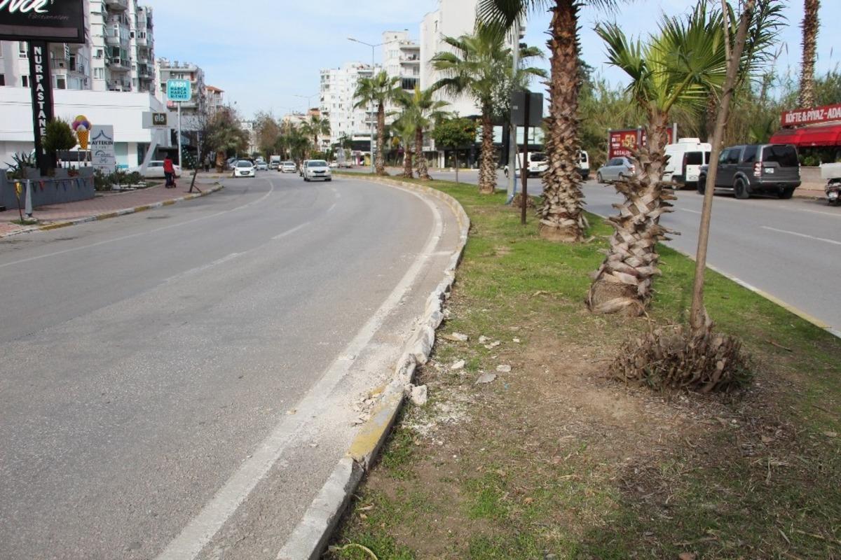 Hareket halindeki otob&uuml;ste kalp krizi ge&ccedil;iren şof&ouml;r hayatını kaybetti