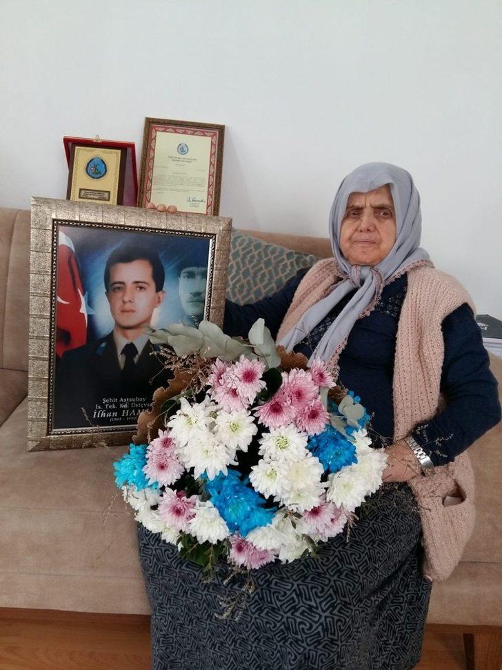 Şehit annesinden Mehmetçik Vakfı’na bağış G3