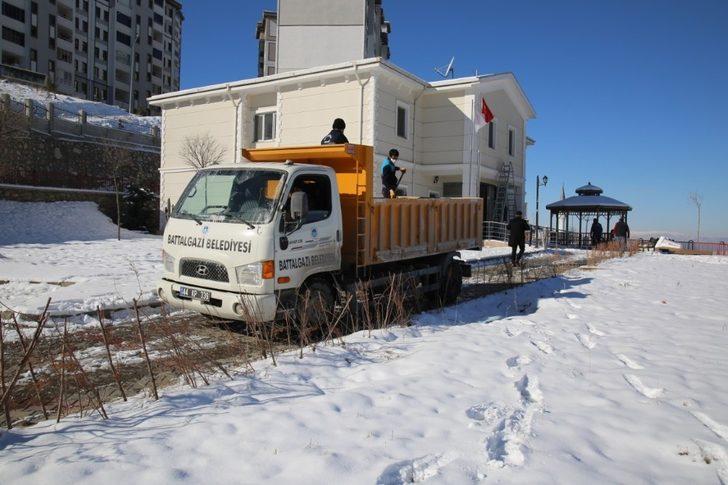 Aşı olacak çocukların yardımına kurtarma ekipleri yetişti G5