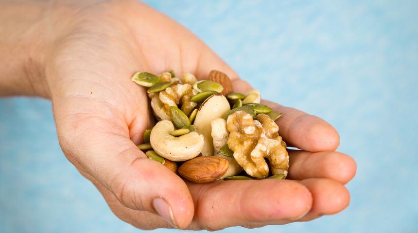 Kabuklu yemiş tüketmek bunama riskini azaltıyor