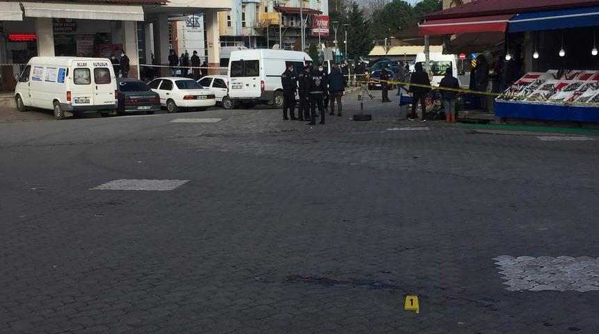 Tartıştığı yeğenini Emniyet Müdürlüğü önünde vurdu