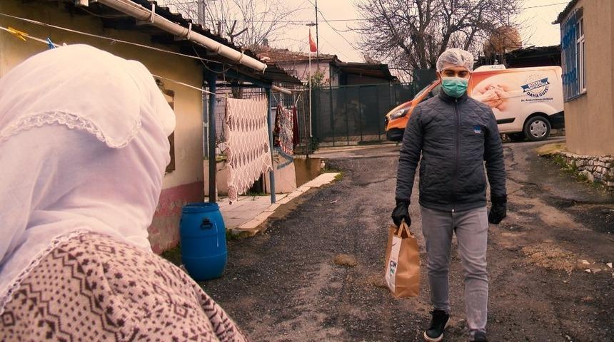 Sultangazi Belediyesinden sıcak yemek