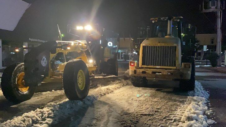 Serdivan’da karla mücadele sürüyor G2