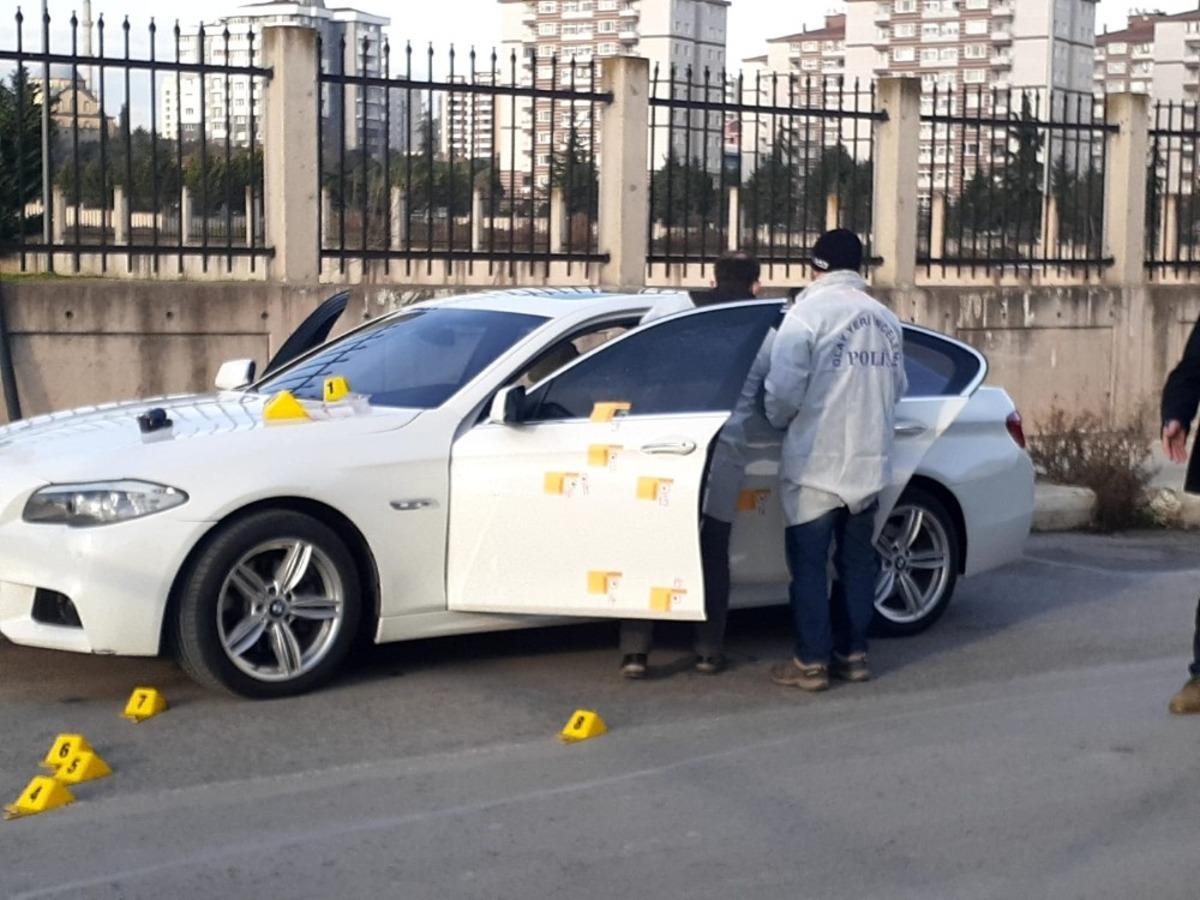 Pendik&rsquo;te l&uuml;ks ara&ccedil; sahibine silahlı saldırı