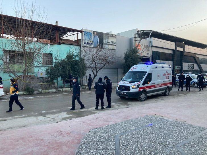 Babaannesini öldürüp polise teslim oldu G4