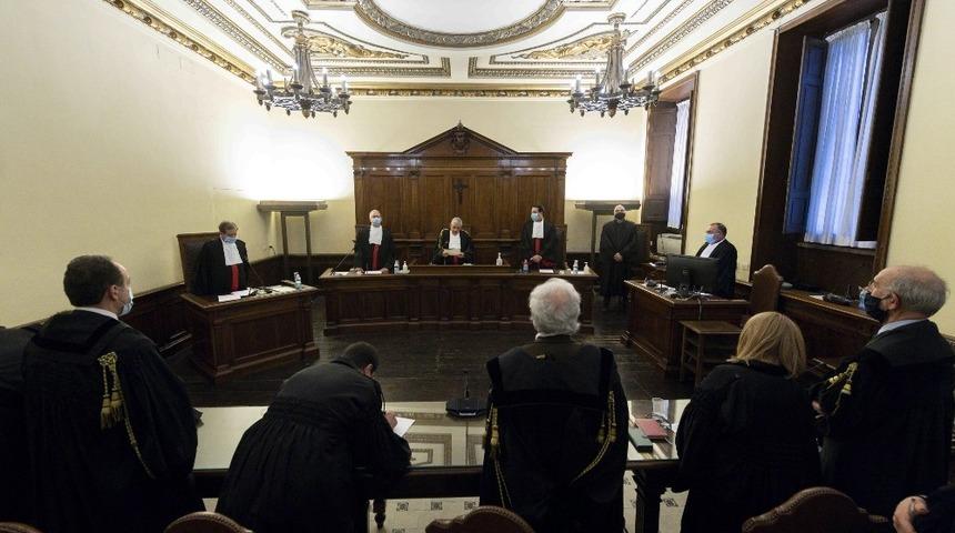 Vatikan Bankası&rsquo;nın eski Başkanı Caloia&rsquo;ya kara para aklamaktan 8 yıl 11 ay hapis cezası