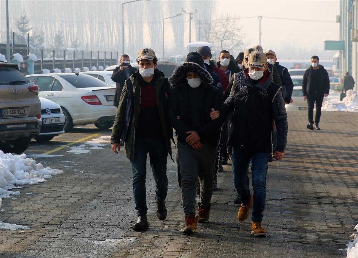 G&Uuml;NCELLEME - D&uuml;zce'de DEAŞ operasyonunda 2 ş&uuml;pheli tutuklandı