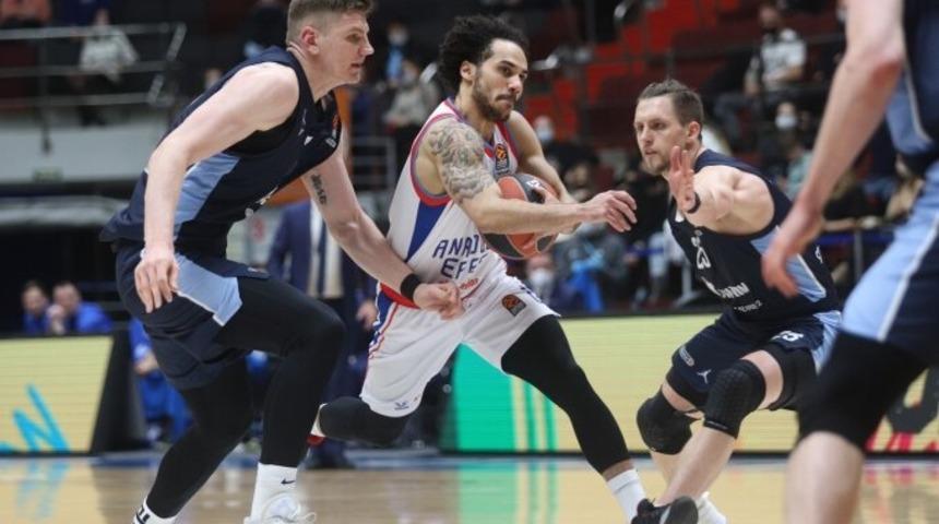 Anadolu Efes'in 2. yarıdaki çabası kazanmaya yetmedi