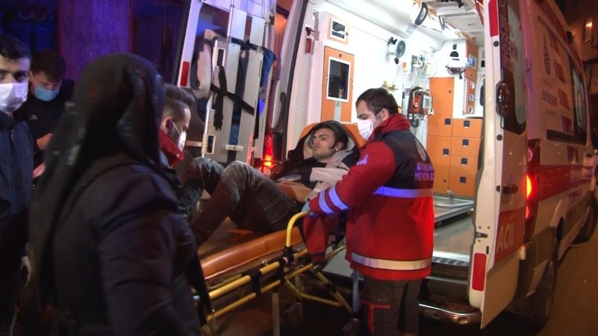 Bayrampaşa&rsquo;da yabancı uyruklu iki grup arasında bı&ccedil;aklı kavga: 2&rsquo;si ağır 7 yaralı