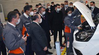 Sanayi ve Teknoloji Bakanı Varank, Ford Otosan’ın Kocaeli’deki yeni yatırım çalışmalarını yerinde inceledi