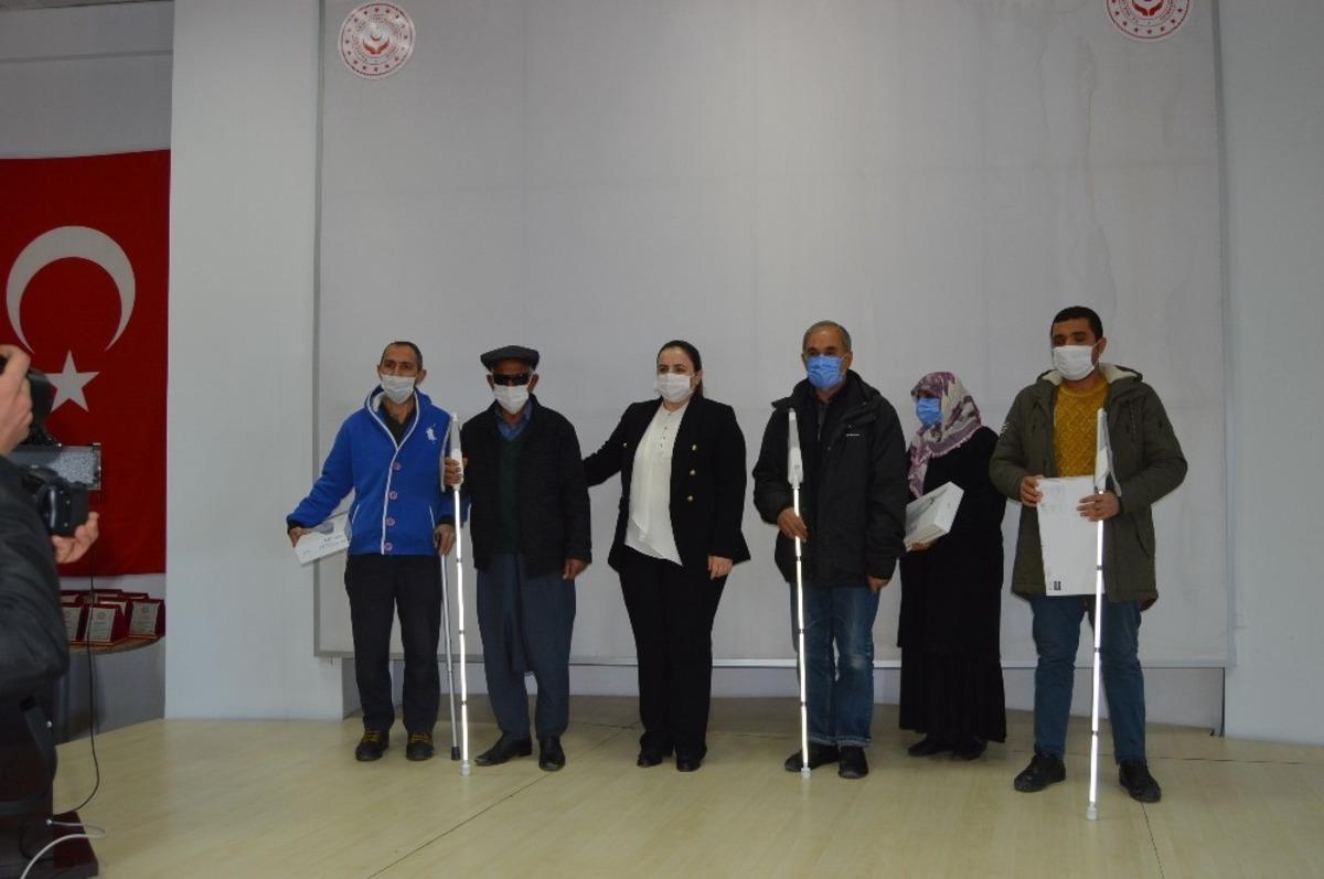 Akıllı baston g&ouml;rme engellilerin g&ouml;z&uuml; olacak