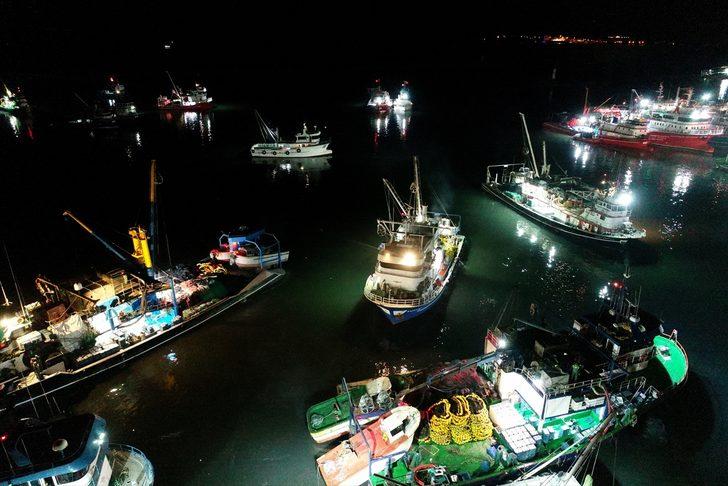 Yasaklı alan dışında kalan İğneada'da 250 tekne hamsi peşinde G3