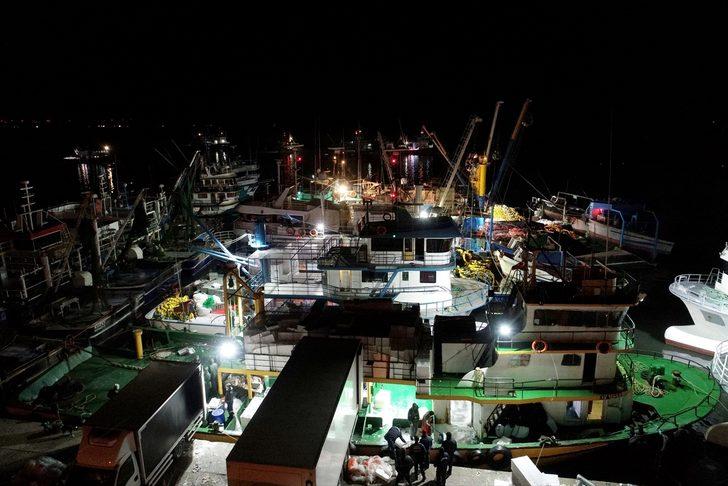 Yasaklı alan dışında kalan İğneada'da 250 tekne hamsi peşinde G5