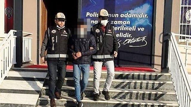 Eve girdi, ne bulduysa çaldı