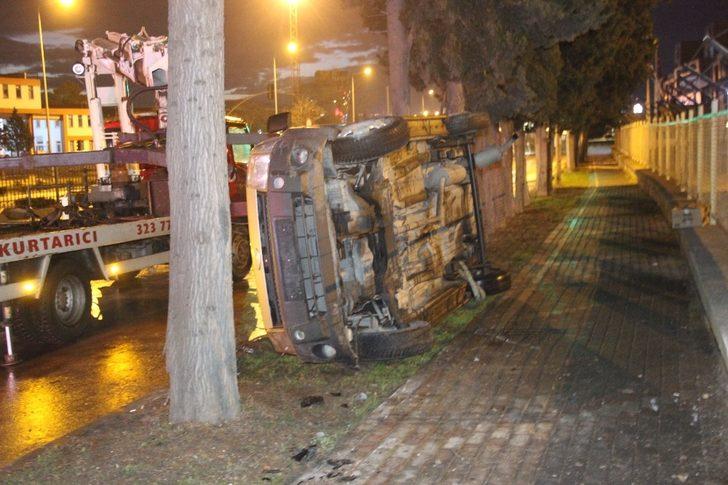 Devrilen hafif ticari araçtan yara almadan kurtuldu G2